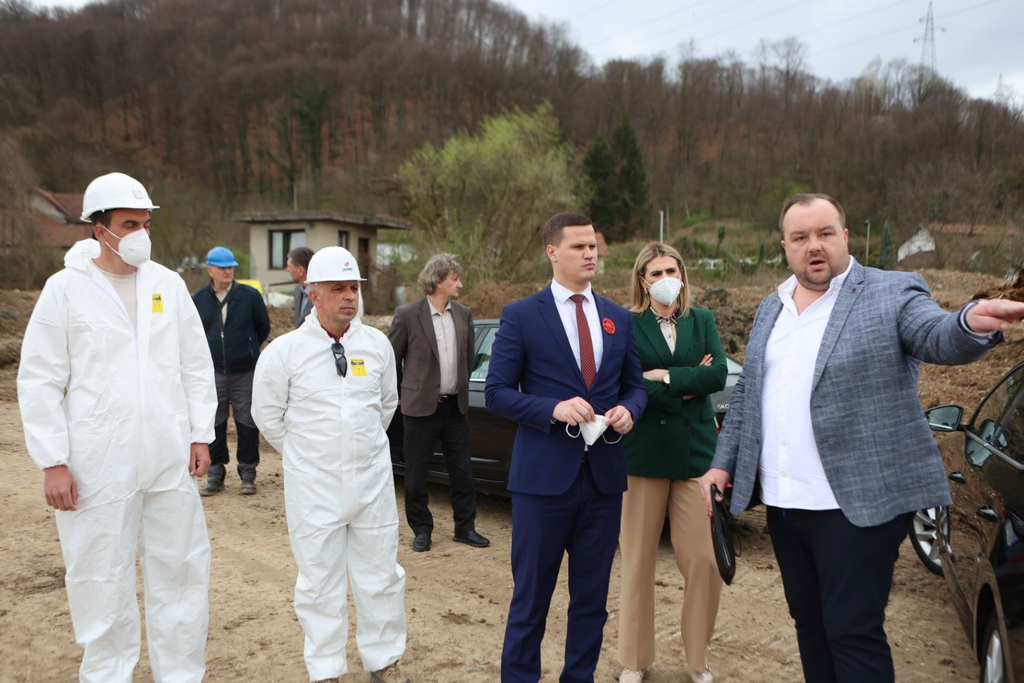 Počelo otklanjanje opasnog otpada iz bivšeg HAK-a