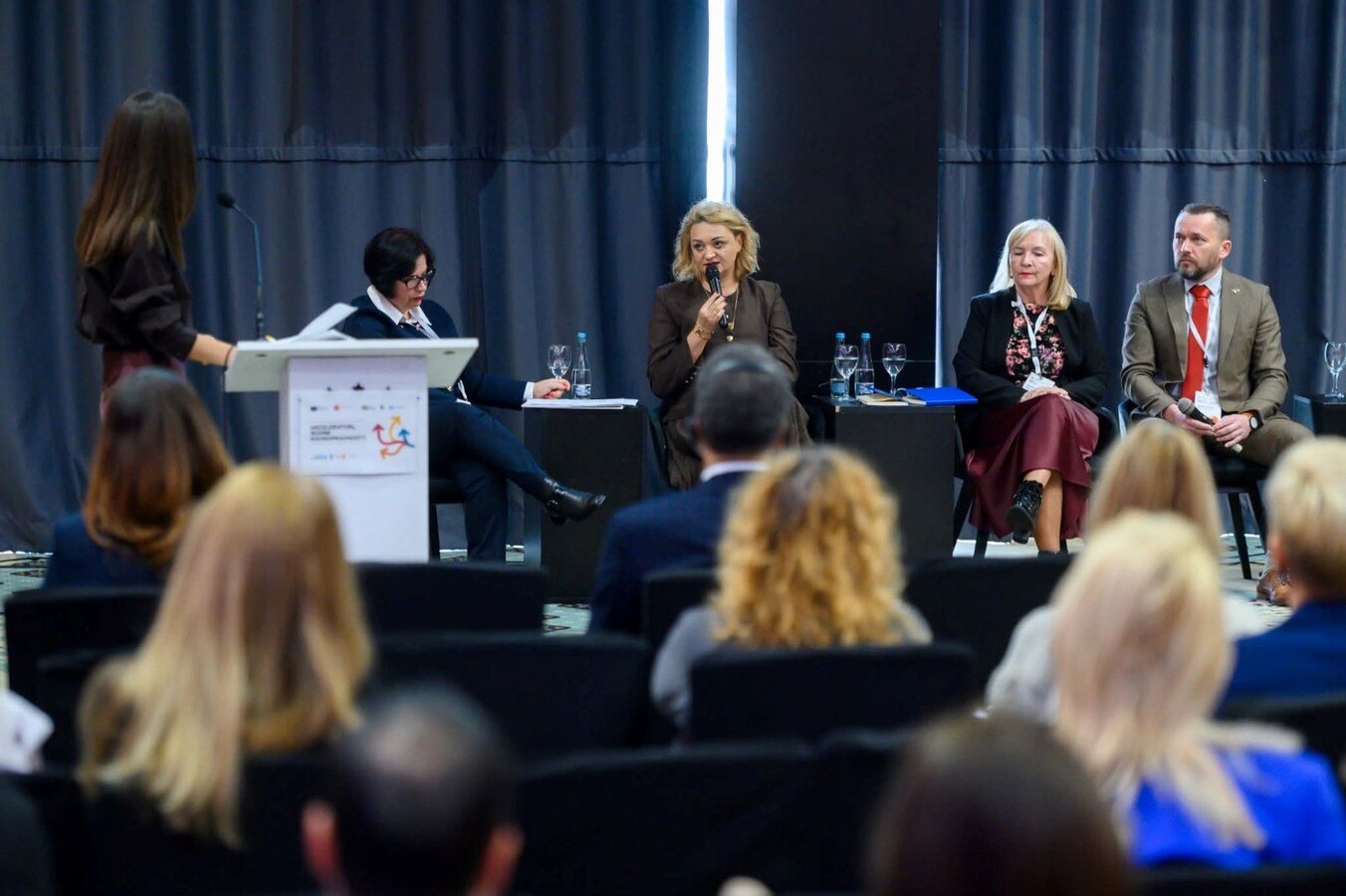 1765537600_693bf740adb86