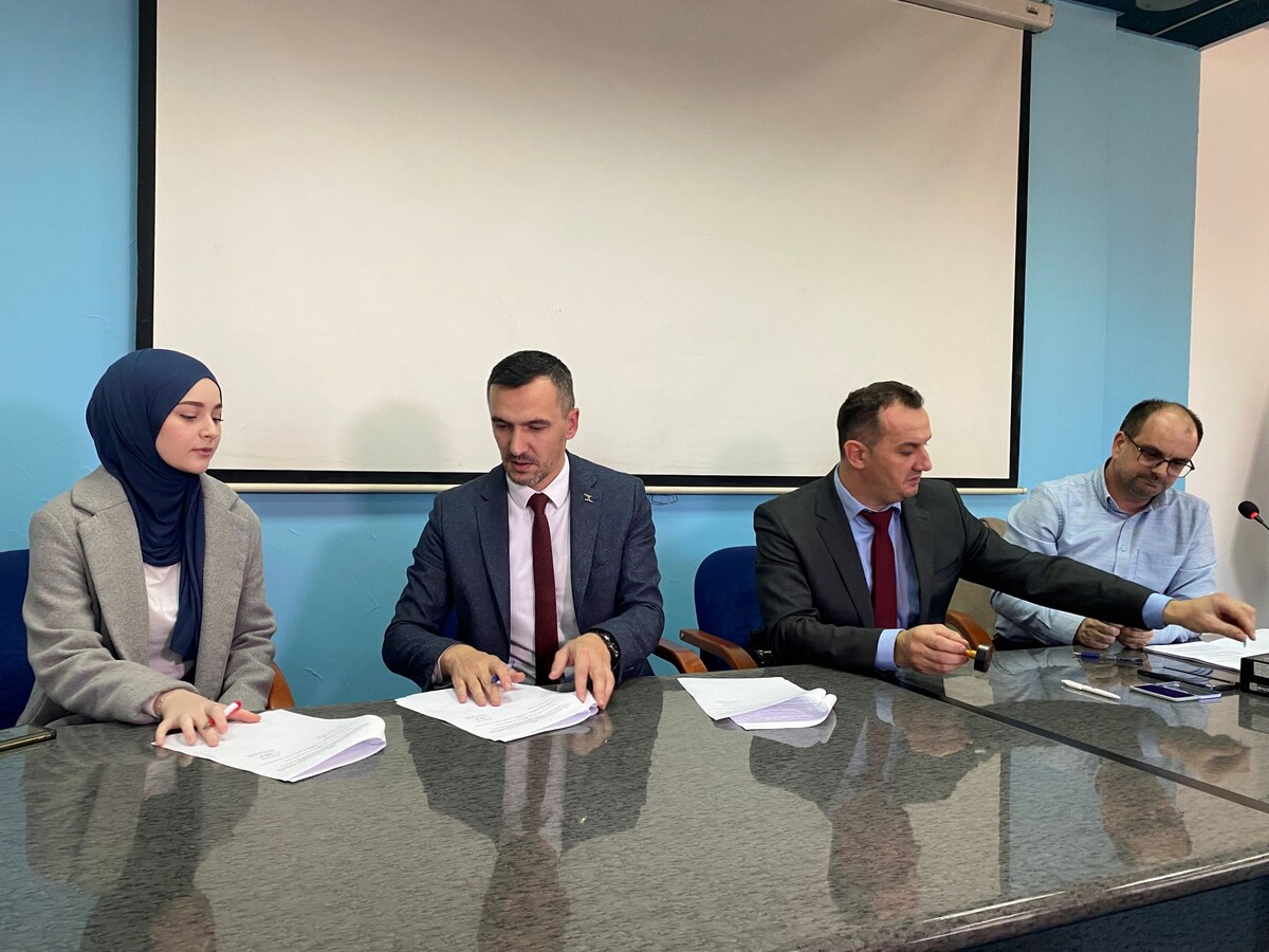 1765577215_693c91ffc4d21