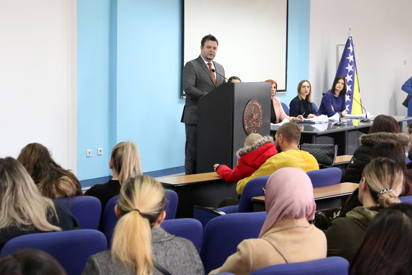 1765814466_694030c2e00c3