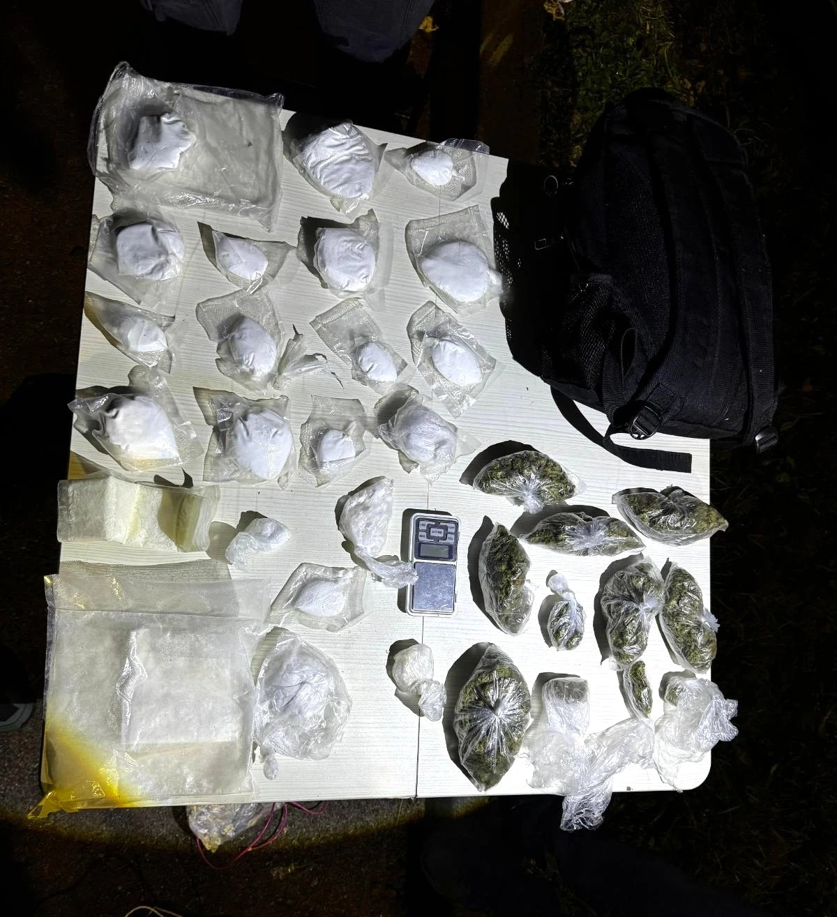 Uprava policije MUP TK-a - bjegunac lišen slobode u Tuzli, pronađena veća količina opojne droge i novca